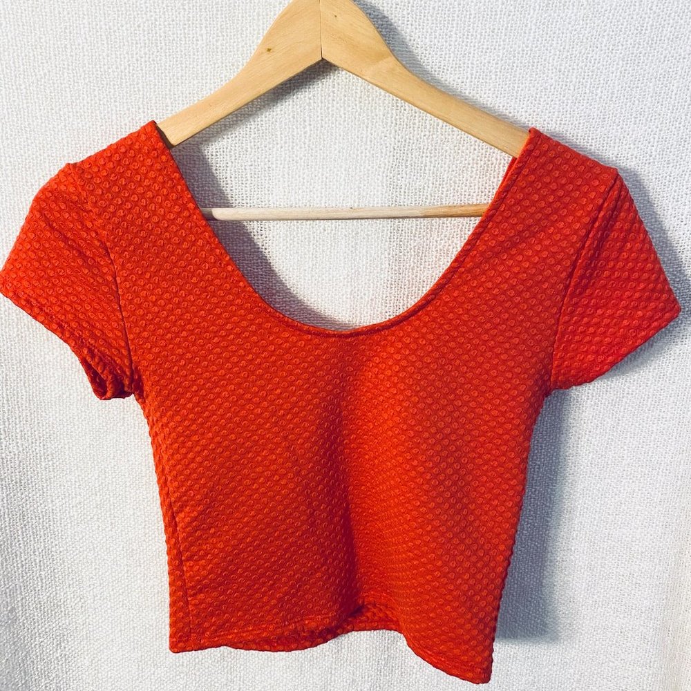 crop top hot pink
